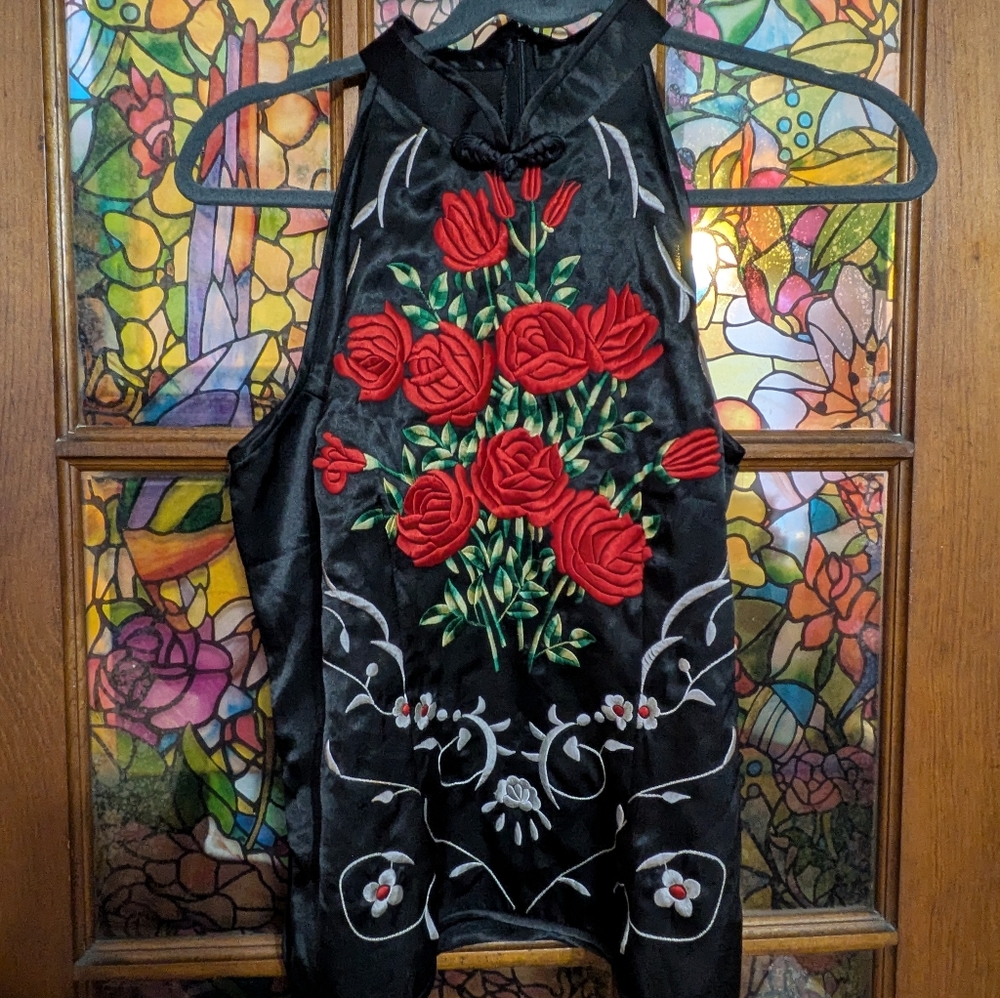 Floral Embroidered Black Halter Top vintage XS